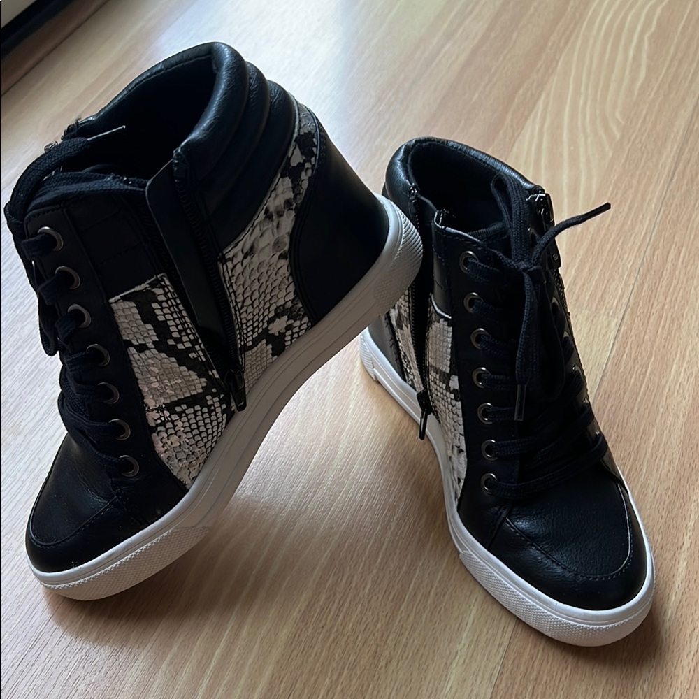 Black and White High-Top Sneakers - Aldo Size 6 Kaia Black/Silver Multi